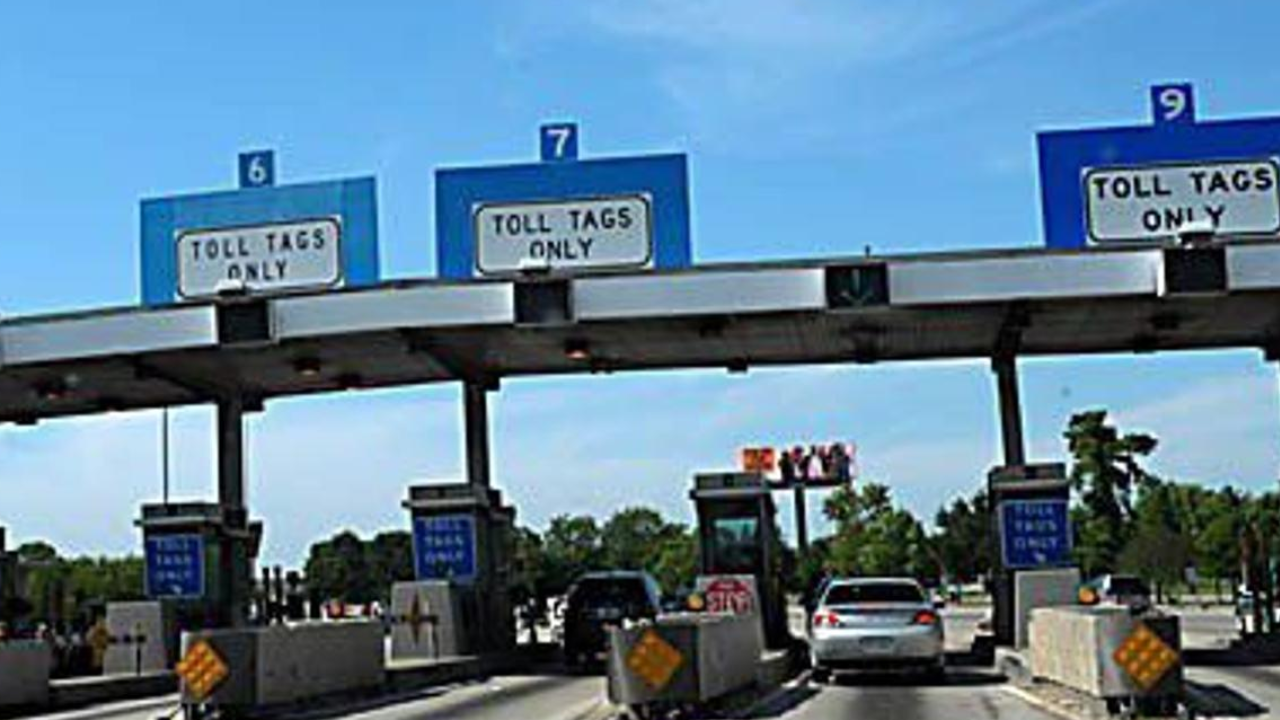 how much does toll collector get paid at causeway toll